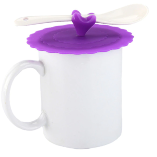 Purple cup or glass cover with slot in handle for spoon or note? Cover protects drinks from flying bugs and dust. Safe and hygienic.